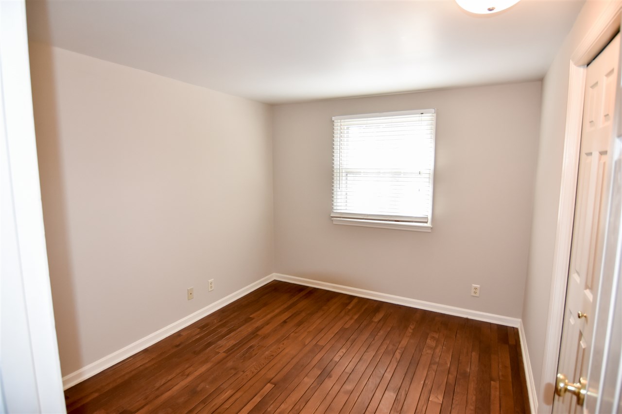 7320 Middle Mt Vernon Road Evansville, IN 47712 - Photo 17 of 32 Gallery Image 17