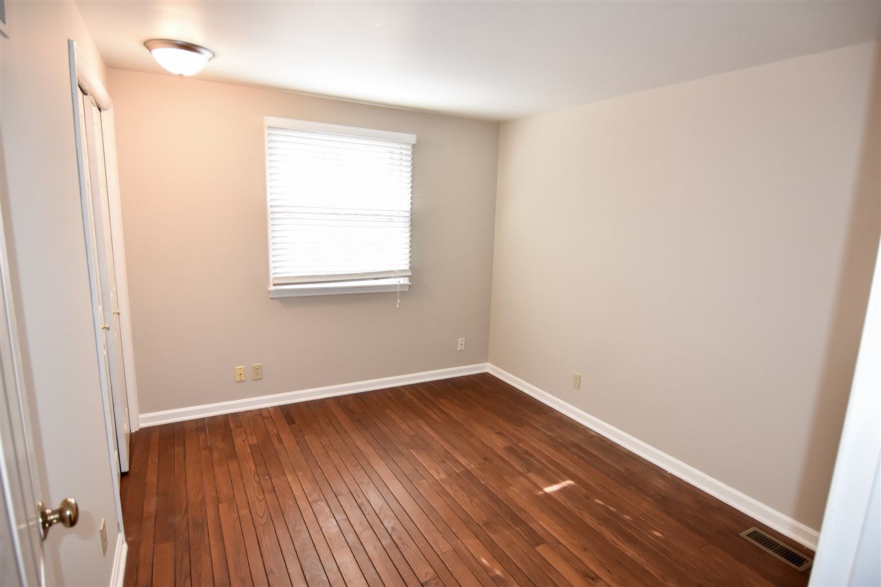 7320 Middle Mt Vernon Road Evansville, IN 47712 - Photo 18 of 32 Gallery Image 18