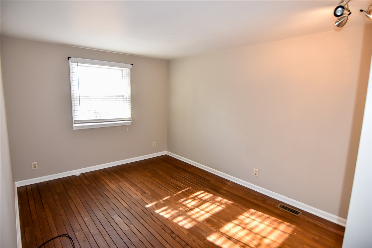 7320 Middle Mt Vernon Road Evansville, IN 47712 - Photo 19 of 32 Gallery Image 19