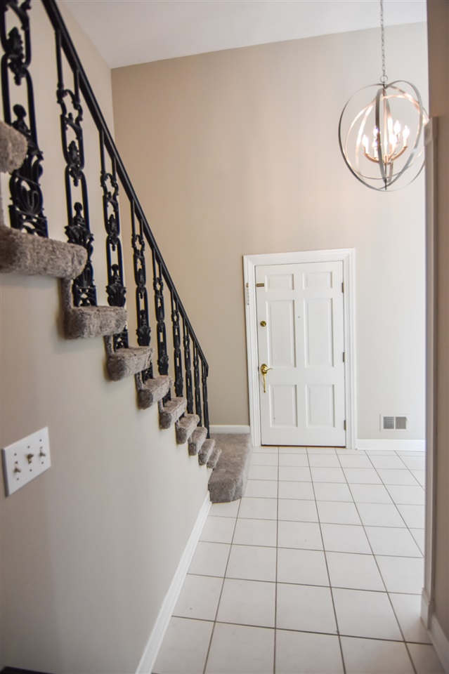 7320 Middle Mt Vernon Road Evansville, IN 47712 - Photo 3 of 32 Gallery Image 3