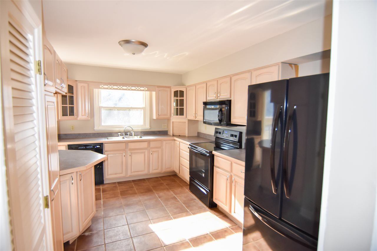 7320 Middle Mt Vernon Road Evansville, IN 47712 - Photo 7 of 32 Gallery Image 7