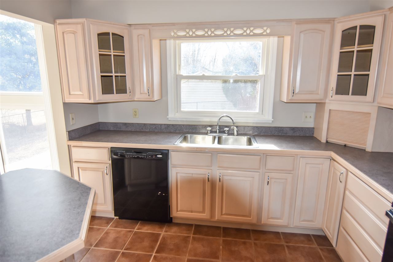 7320 Middle Mt Vernon Road Evansville, IN 47712 - Photo 8 of 32 Gallery Image 8
