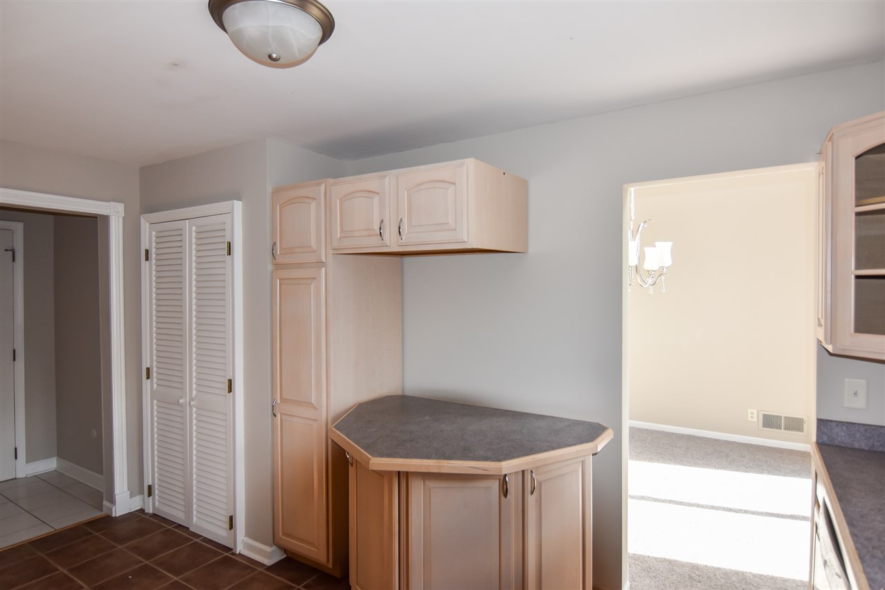 7320 Middle Mt Vernon Road Evansville, IN 47712 - Photo 10 of 32 Gallery Image 10