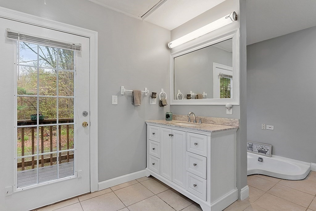 273 Whalom Road Lunenburg, MA 01462 - Photo 20 of 42 Gallery Image 20