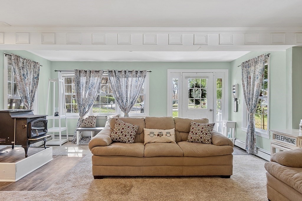 273 Whalom Road Lunenburg, MA 01462 - Photo 10 of 42 Gallery Image 10