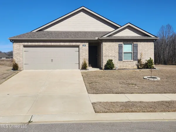 $279,900 | 5268 Alpine Drive, Horn Lake, MS 38637