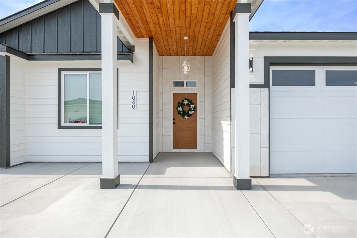 a view of a entryway door of the house