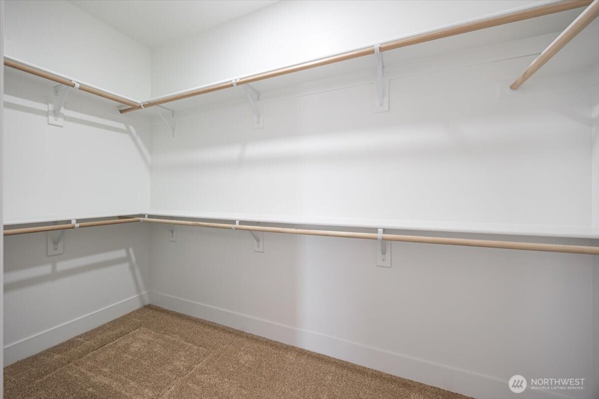 1040 South Florida Place Kennewick, WA 99338 - Photo 26 of 33 a view of an empty walk in closet