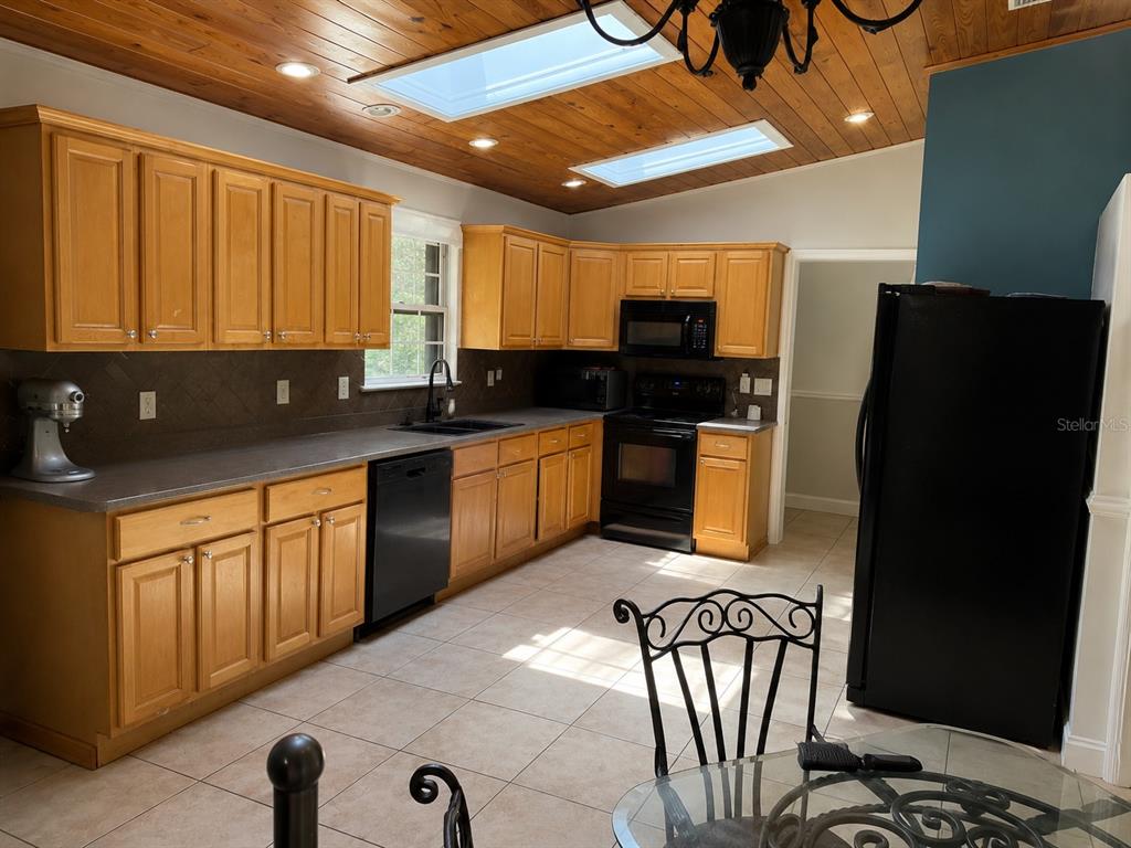 1292 Valleybrook Road Southeast Palm Bay, FL 32909 - Photo 8 of 11 Gallery Image 8
