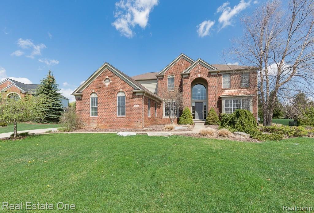 2112 Aberdeen Court Rochester, MI 48306 - Photo 1 of 32