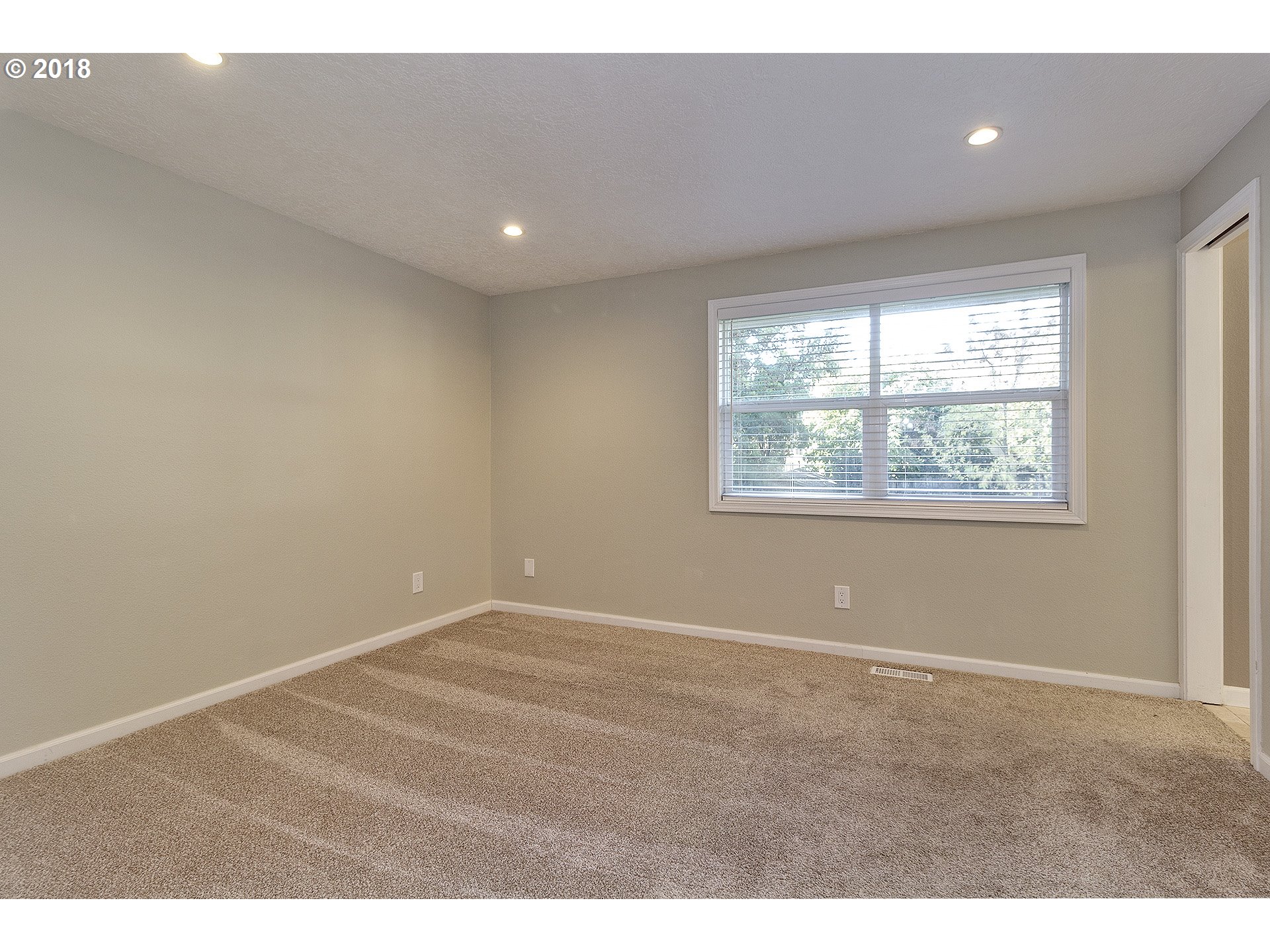 7125 Southwest Sorrento Road Beaverton, OR 97008 - Photo 12 of 25 Bedroom, Primary