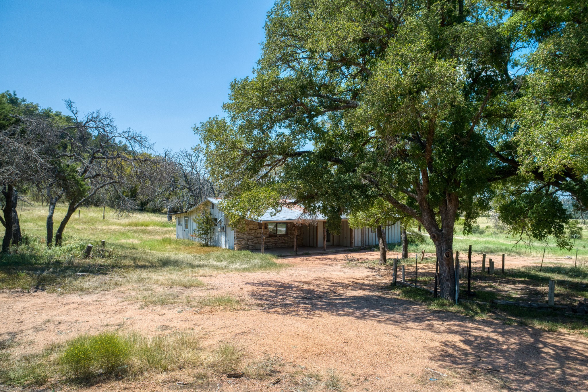 51 D S Road Fredericksburg, TX 78624 - Photo 3 of 19