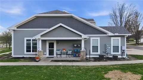 $275,000 | 11761 South Roundtree Street, Olathe, KS 66061