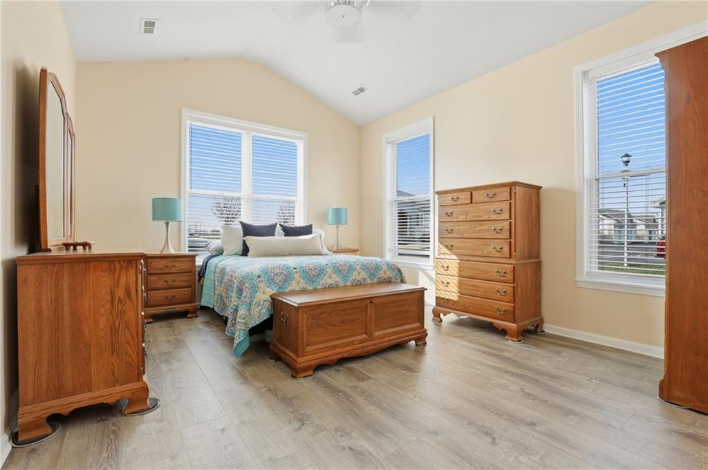 11761 South Roundtree Street Olathe, KS 66061 - Photo 11 of 30