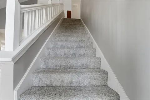 $275,000 | 11761 South Roundtree Street, Olathe, KS 66061