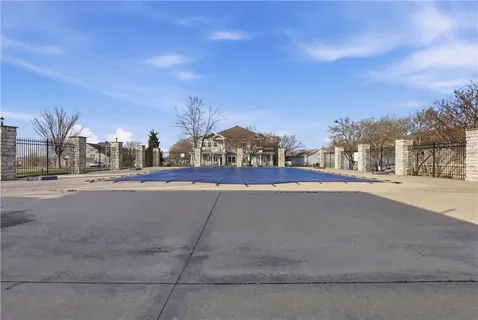 $275,000 | 11761 South Roundtree Street, Olathe, KS 66061