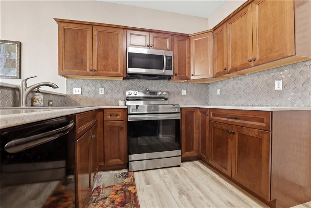 11761 South Roundtree Street Olathe, KS 66061 - Photo 8 of 30