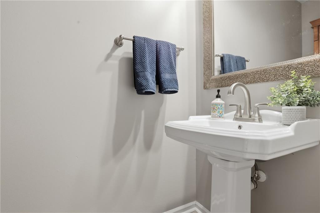 11761 South Roundtree Street Olathe, KS 66061 - Photo 9 of 30