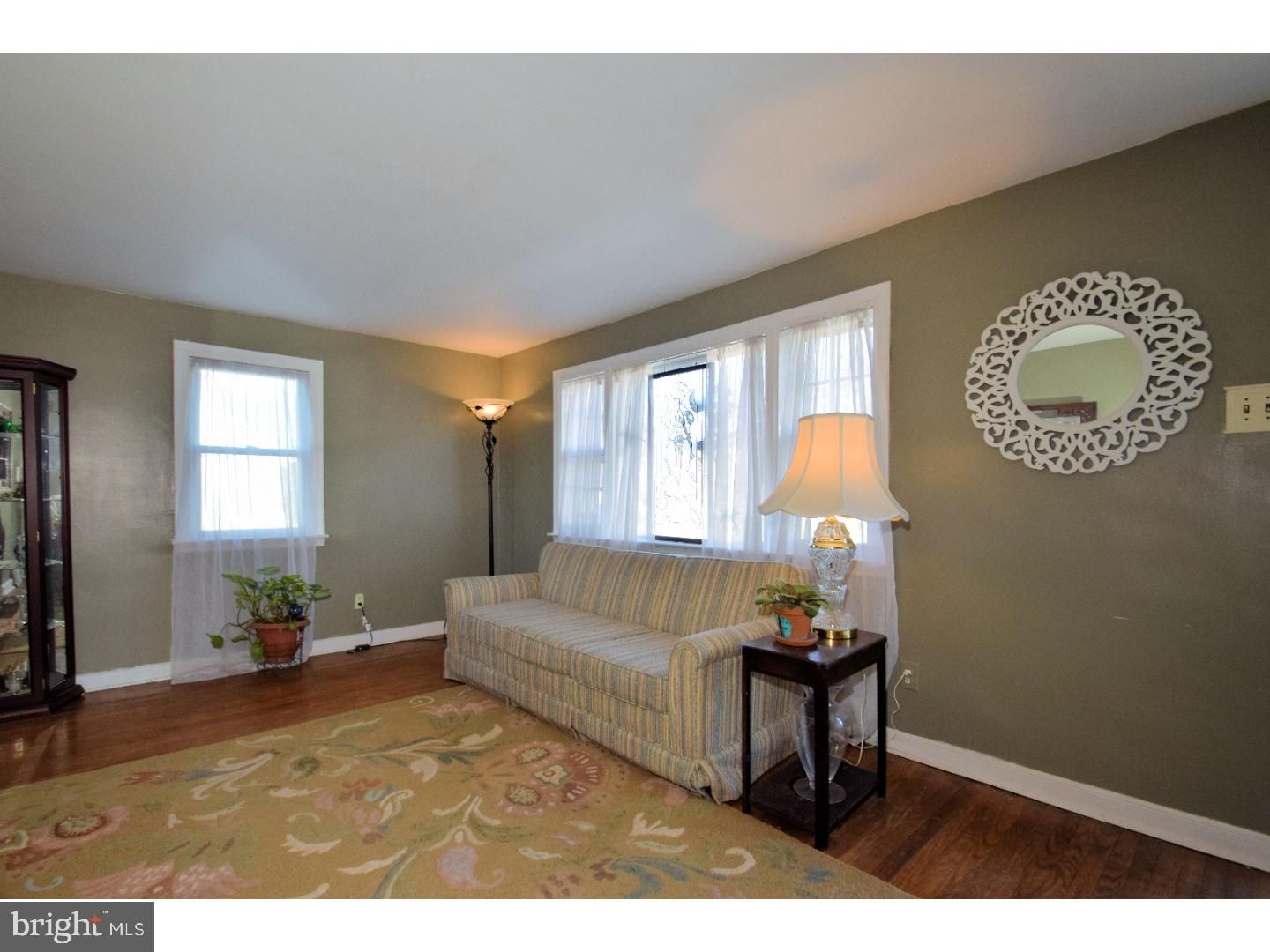 27 Barbara Road Hatboro, PA 19040 - Photo 3 of 25