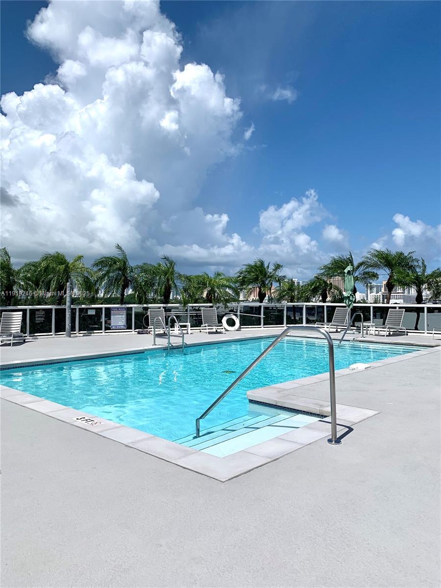 2001 Meridian Avenue, Unit 330 Miami Beach, FL 33139 - Photo 14 of 19 a view of a entertaining space