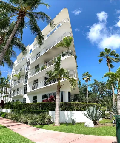 $3,400 | 2001 Meridian Avenue, Unit 330, Miami Beach, FL 33139