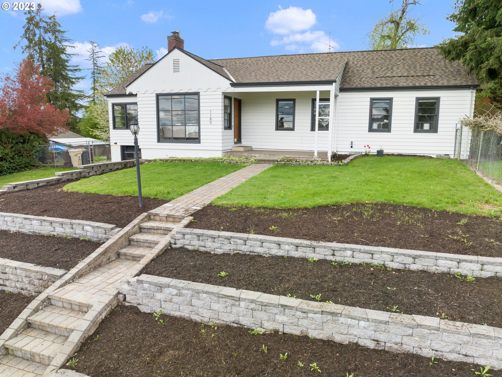 1189 Southwest Maple Street Dallas, OR 97338 - Photo 2 of 42