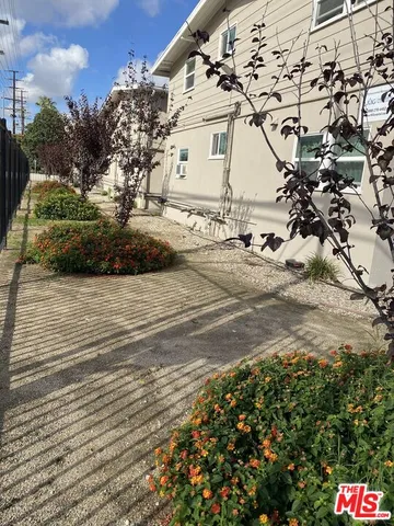 a view of a terrace with sky view