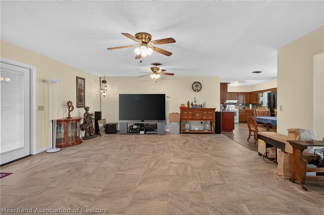 765 Golfside Lane Sebring, FL 33870 - Photo 20 of 49 Gallery Image 20