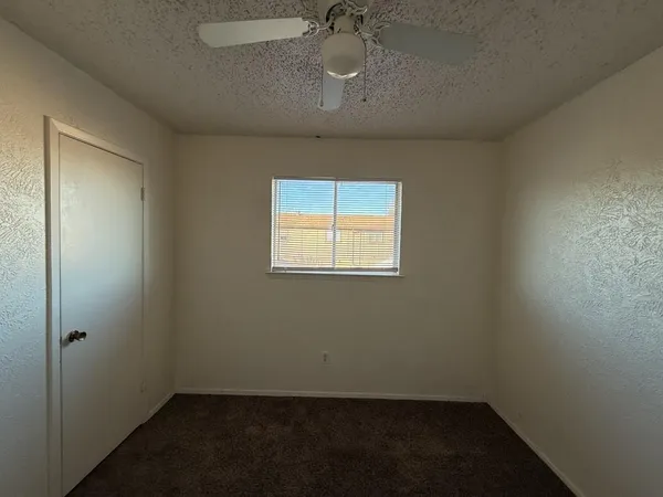 $1,695 | 1021 Pleasant Valley Lane, Arlington, TX 76015