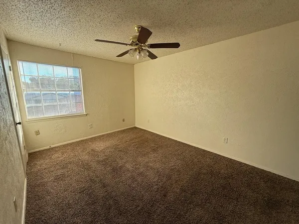 $1,695 | 1021 Pleasant Valley Lane, Arlington, TX 76015