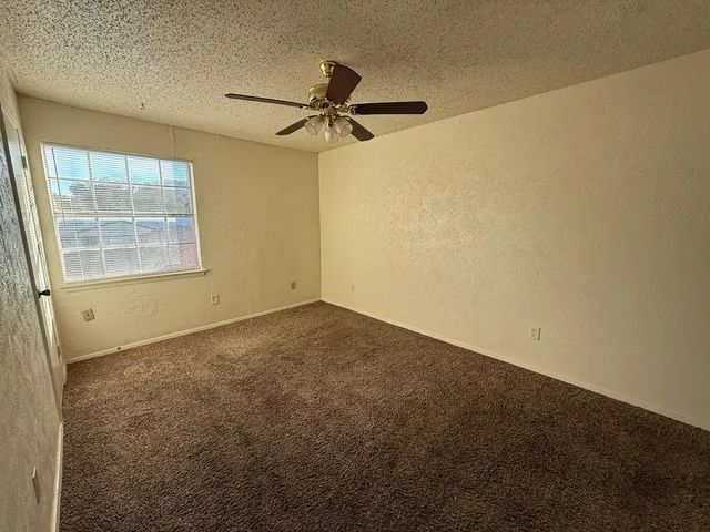 $1,950 | 1021 Pleasant Valley Lane, Arlington, TX 76015