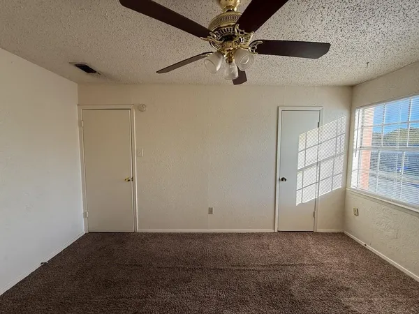 $1,695 | 1021 Pleasant Valley Lane, Arlington, TX 76015