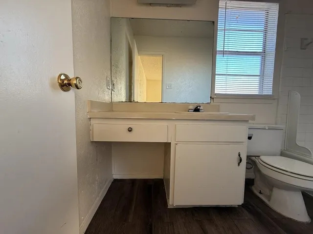 $1,950 | 1021 Pleasant Valley Lane, Arlington, TX 76015