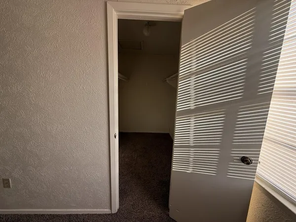 $1,695 | 1021 Pleasant Valley Lane, Arlington, TX 76015