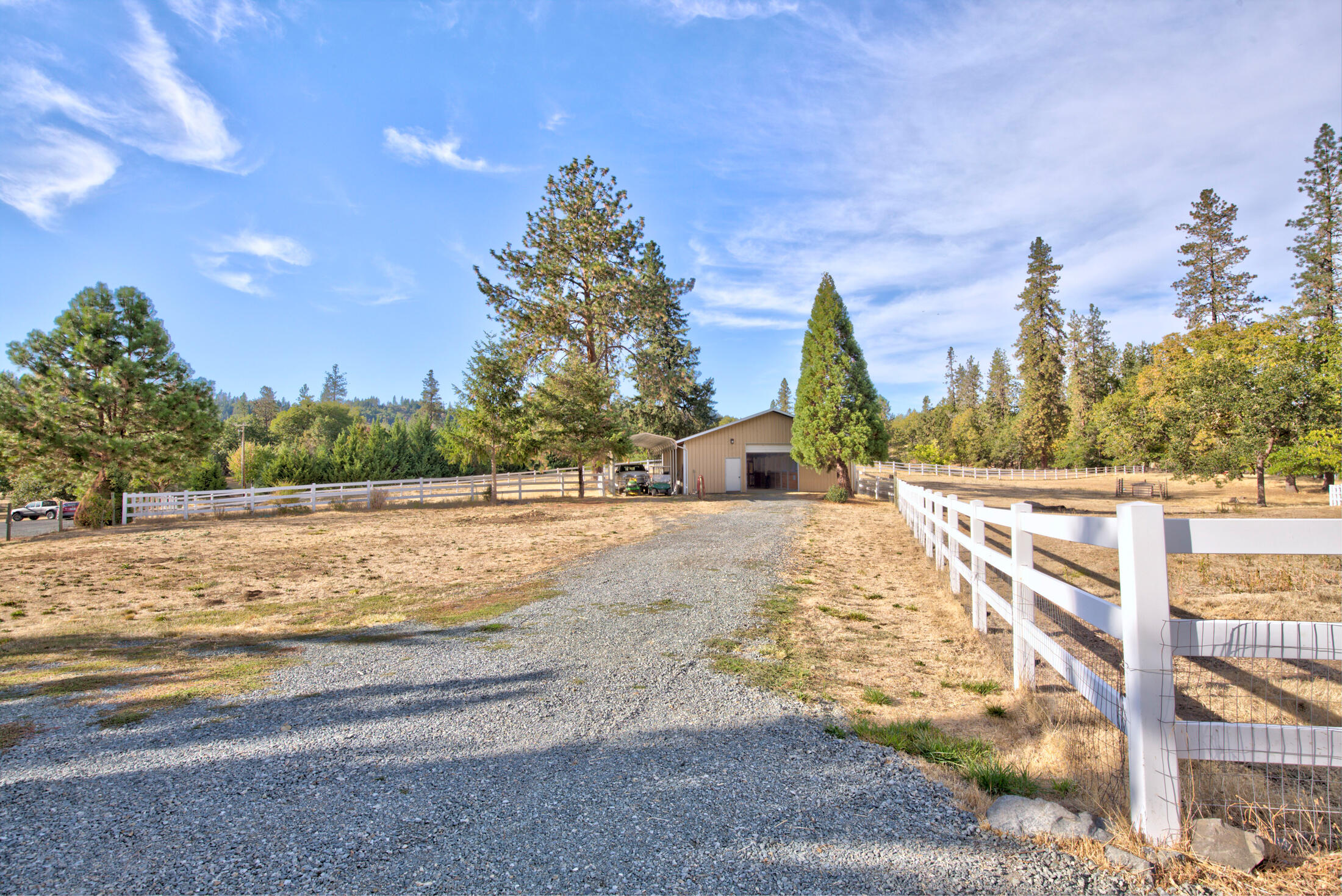 384 Oak Ranch Road Grants Pass, OR 97526 - Photo 31 of 36 125A6044_5_6_7_8