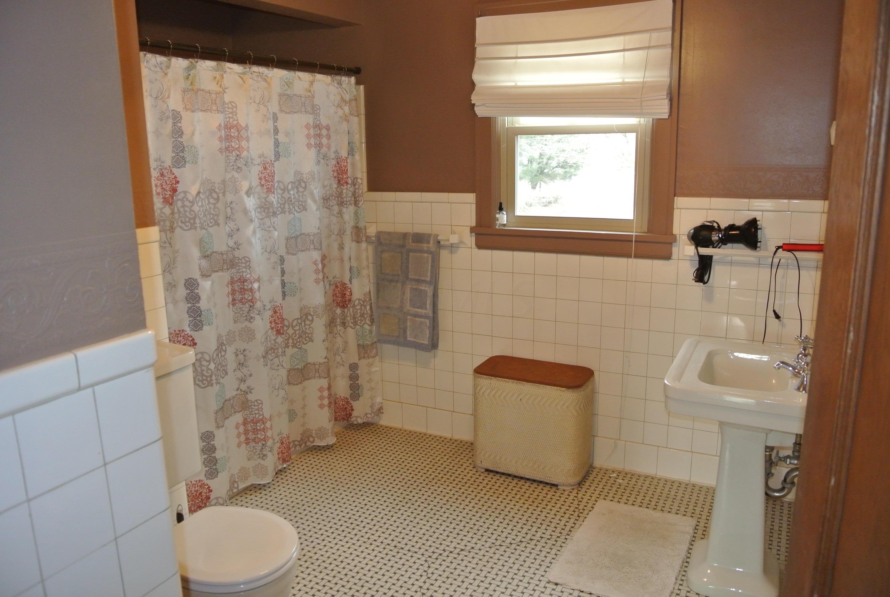 236 Jefferson Road Newark, OH 43055 - Photo 4 of 13 Gallery Image 4