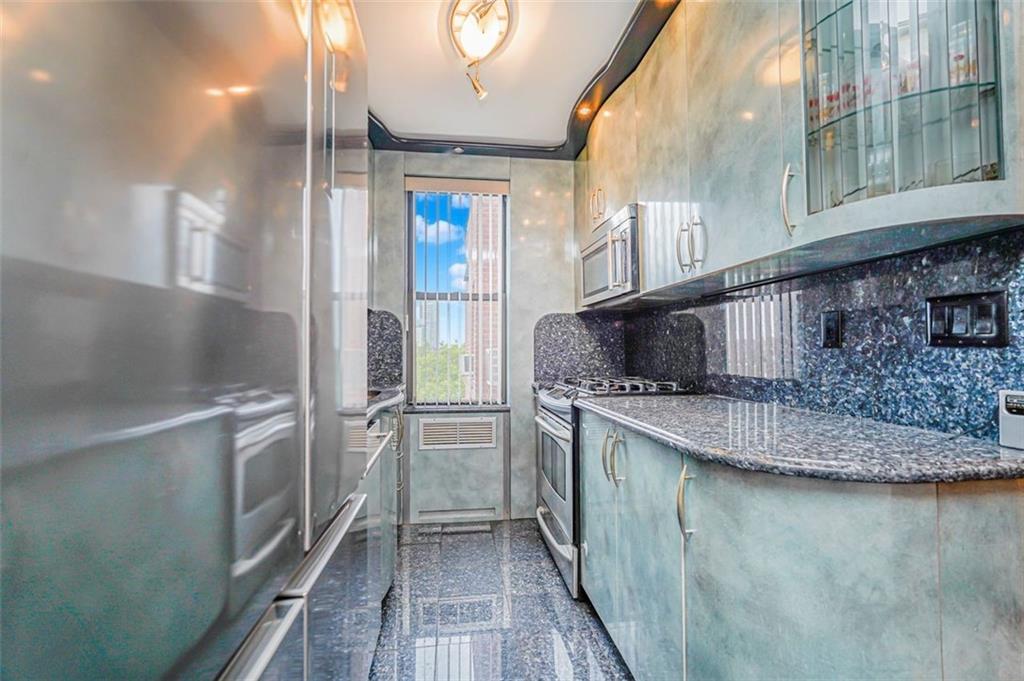 2685 East 7th Street, Unit 6P Brooklyn, NY 11235 - Photo 7 of 25