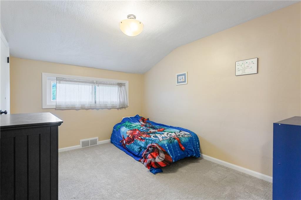520 Lindsay Road Carnegie, PA 15106 - Photo 14 of 24 Gallery Image 14