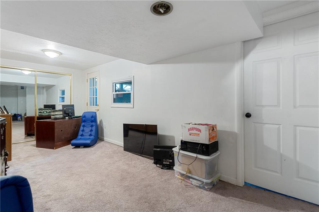 520 Lindsay Road Carnegie, PA 15106 - Photo 17 of 24 Gallery Image 17