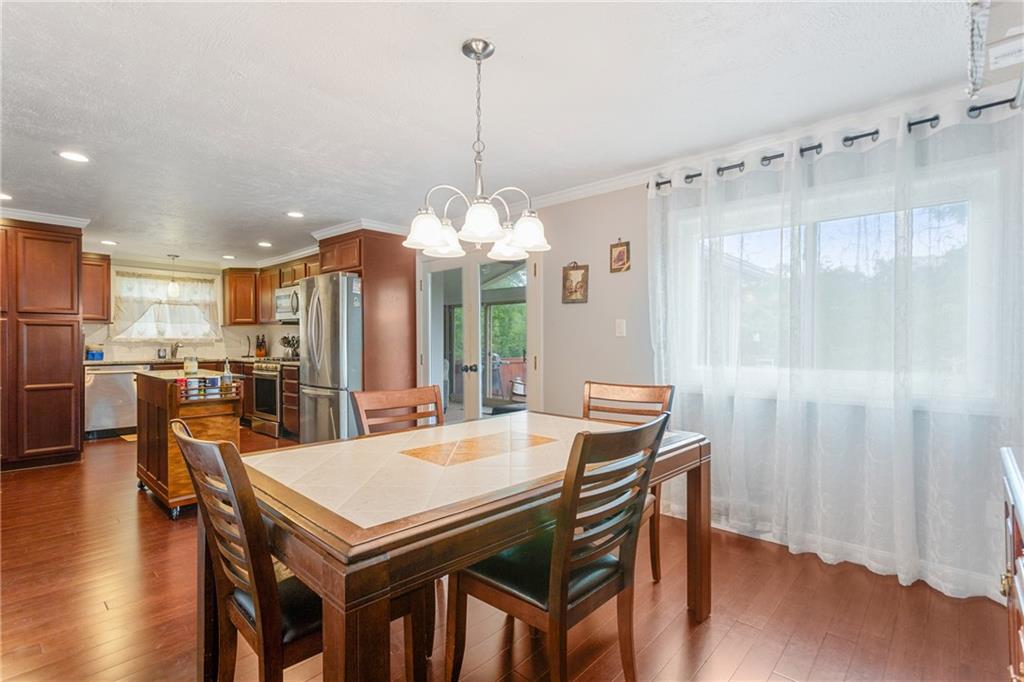 520 Lindsay Road Carnegie, PA 15106 - Photo 7 of 24 Gallery Image 7