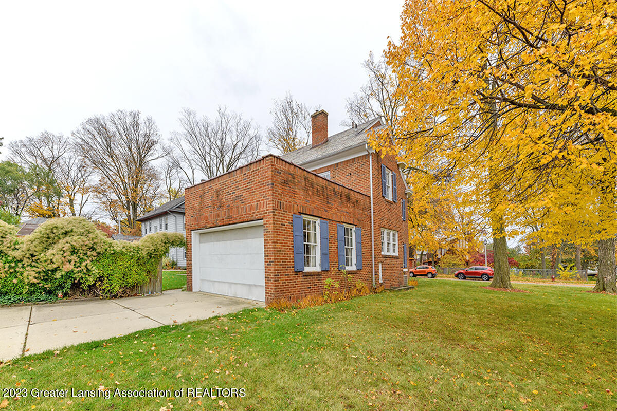 1601 Osborn Road Lansing, MI 48915 - Photo 35 of 36 Garage