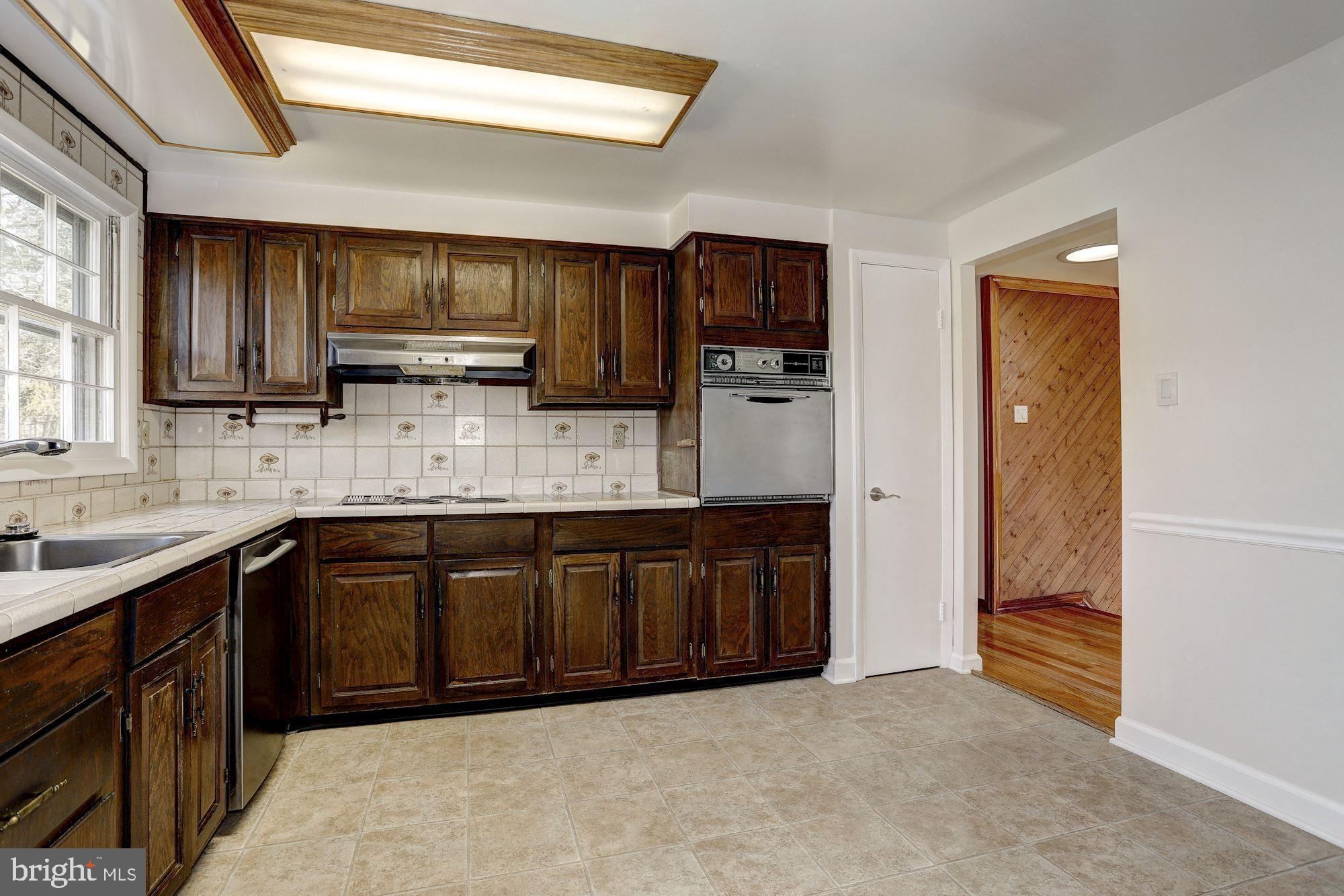 5079 Whetstone Road Columbia, MD 21044 - Photo 13 of 40 Kitchen