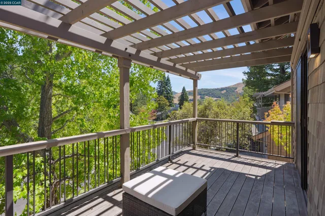 $1,685,000 | 404 Ridge Gate Road, Orinda, CA 94563
