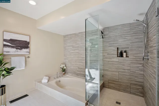 $1,685,000 | 404 Ridge Gate Road, Orinda, CA 94563