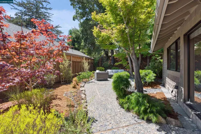 $1,685,000 | 404 Ridge Gate Road, Orinda, CA 94563