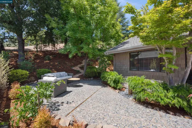 $1,685,000 | 404 Ridge Gate Road, Orinda, CA 94563