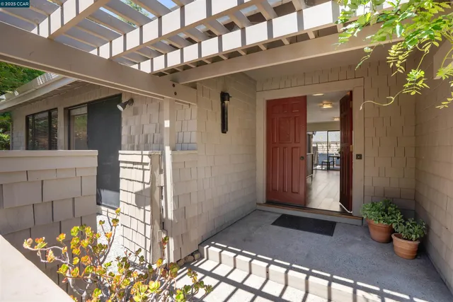 $1,685,000 | 404 Ridge Gate Road, Orinda, CA 94563