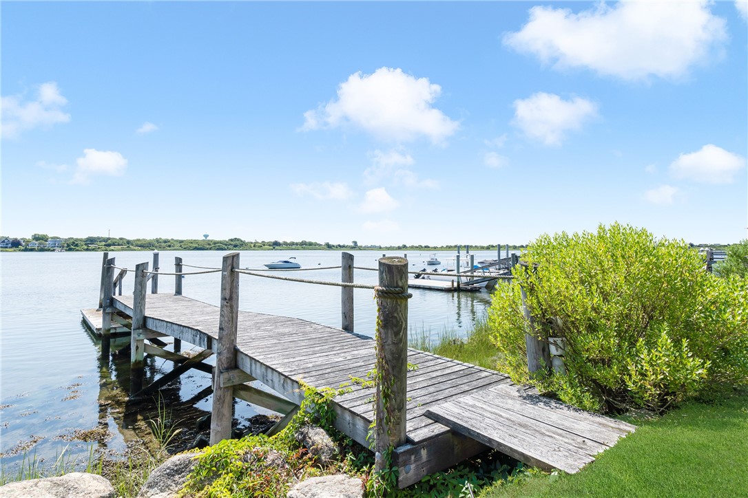 47 East Shore Road Narragansett, RI 02882 - Photo 11 of 38