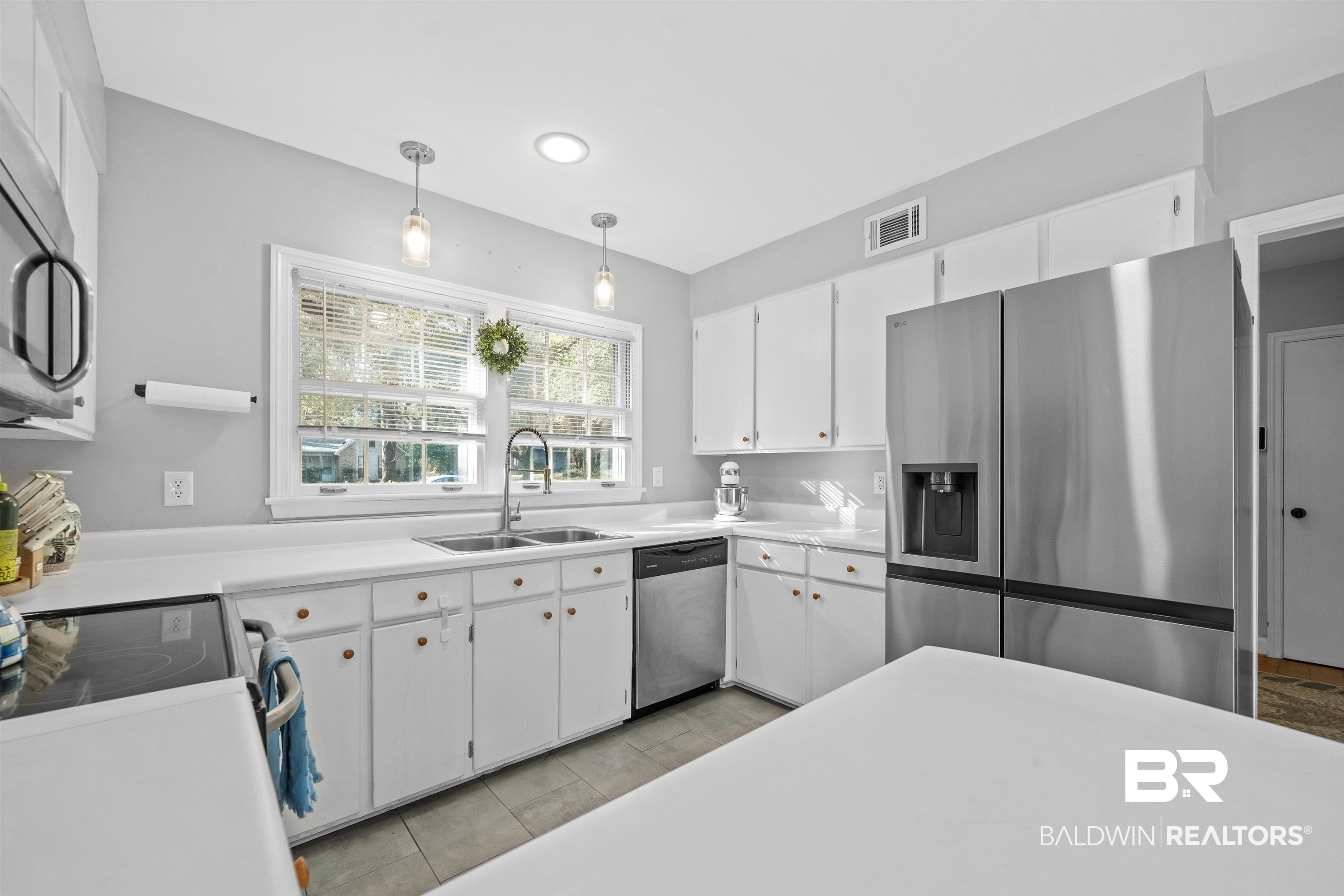 3874 Hilton Drive Mobile, AL 36693 - Photo 9 of 34