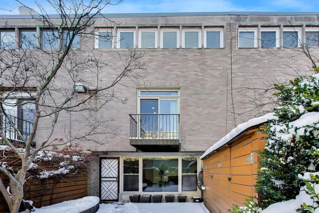 $1,090,000 | 1470 East 56th Street, Chicago, IL 60637